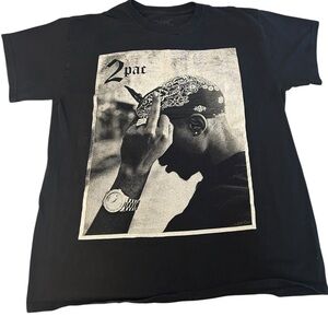2Pac Tupac Middle‎ Finger Mike Miller Portrait
Graphic T-Shirt Black Size Large